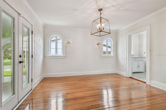 3120 S JULIA CIRCLE, Tampa, FL 33629