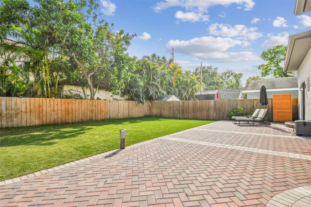 3120 S JULIA CIRCLE, Tampa, FL 33629