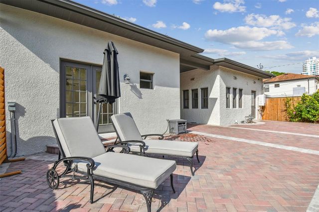 3120 S JULIA CIRCLE, Tampa, FL 33629