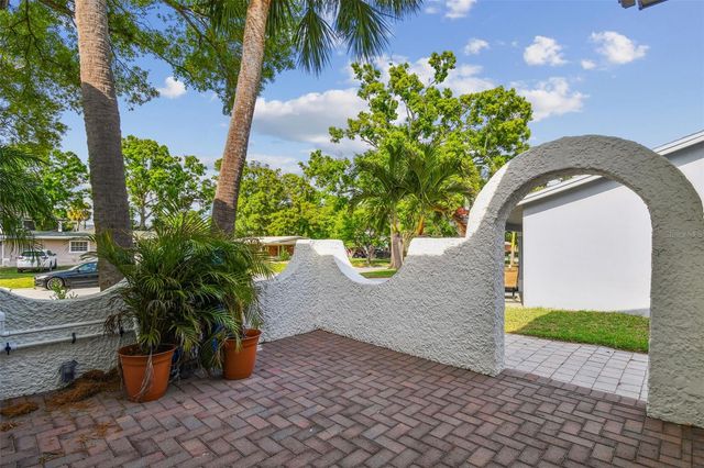 3120 S JULIA CIRCLE, Tampa, FL 33629