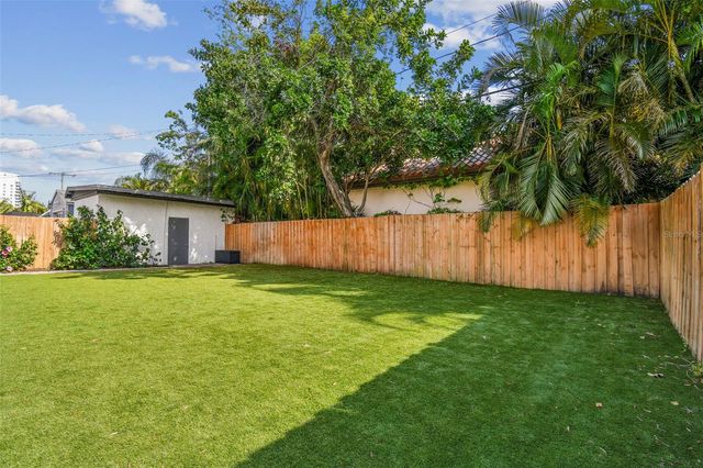 3120 S JULIA CIRCLE, Tampa, FL 33629