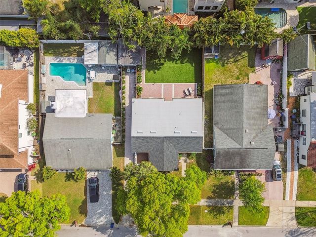 3120 S JULIA CIRCLE, Tampa, FL 33629