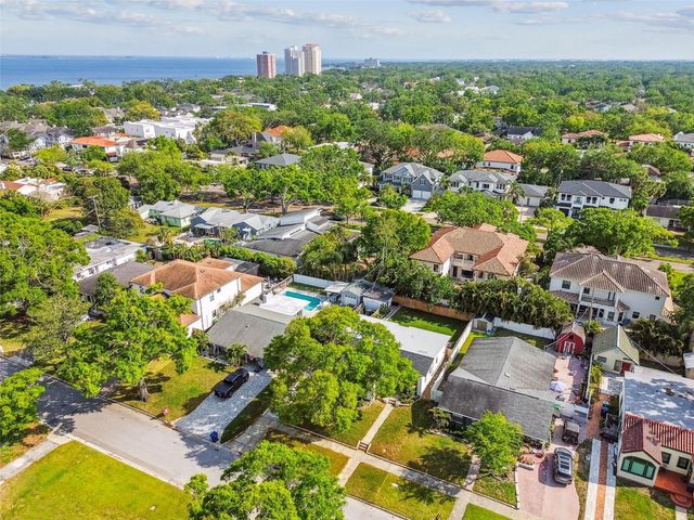 3120 S JULIA CIRCLE, Tampa, FL 33629