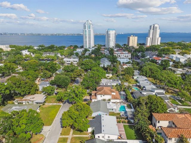 3120 S JULIA CIRCLE, Tampa, FL 33629