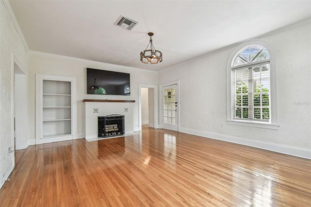 3120 S JULIA CIRCLE, Tampa, FL 33629