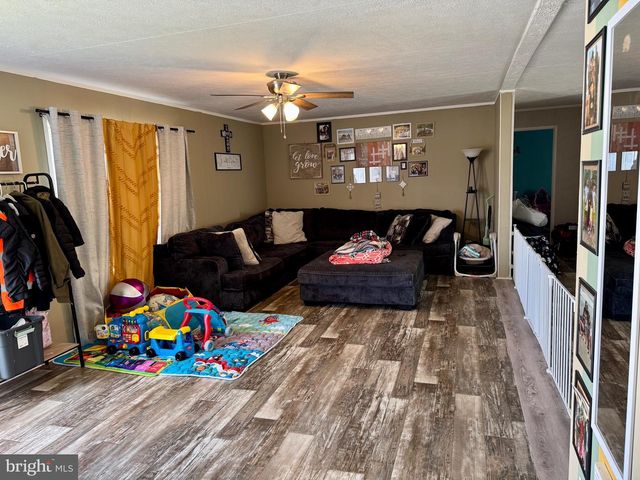 386 ROYAL CREST DR, Martinsburg, WV 25405