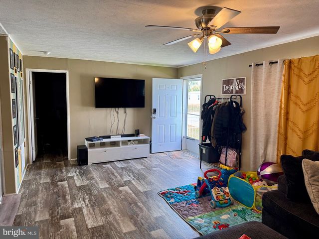 386 ROYAL CREST DR, Martinsburg, WV 25405