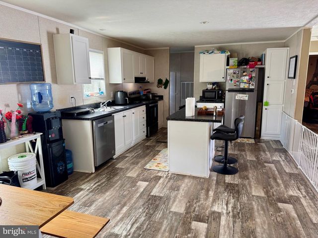 386 ROYAL CREST DR, Martinsburg, WV 25405