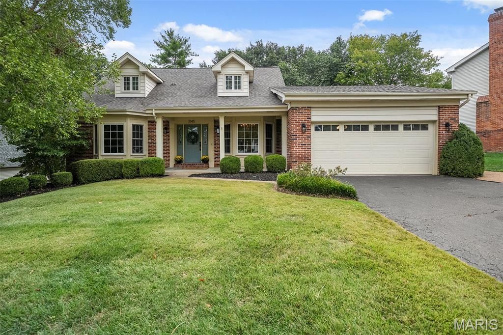 2145 Trailcrest Drive, Des Peres, MO 63122