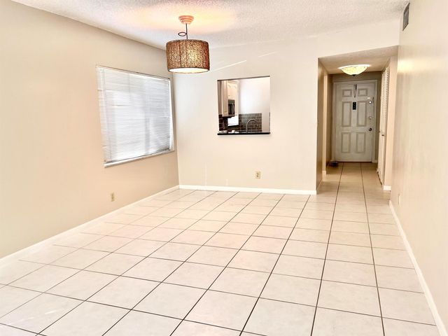 2865 SW 22nd Avenue 108, Delray Beach, FL 33445