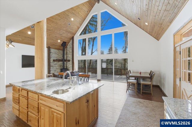 53 Olalla Rd, Toledo, OR 97391