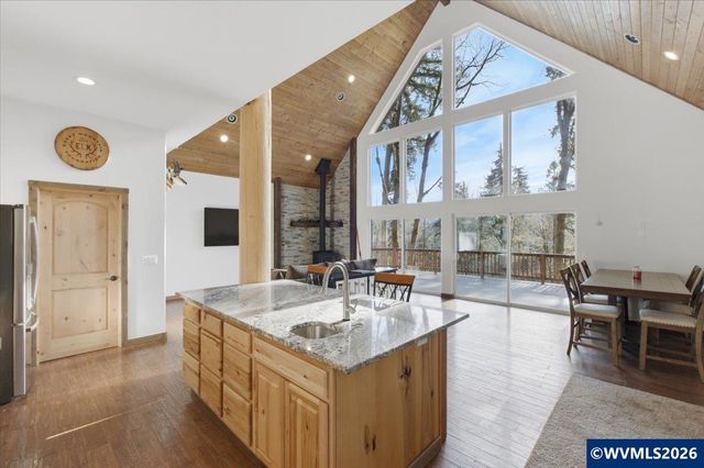 53 Olalla Rd, Toledo, OR 97391