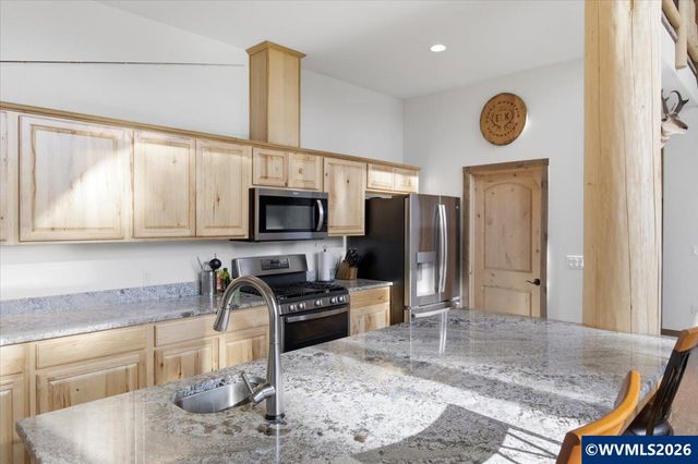 53 Olalla Rd, Toledo, OR 97391