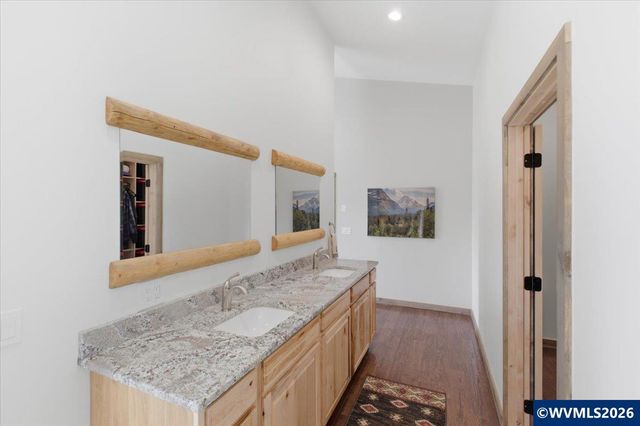 53 Olalla Rd, Toledo, OR 97391