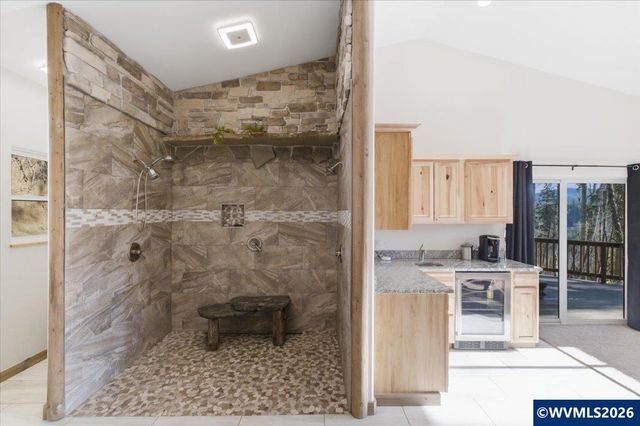 53 Olalla Rd, Toledo, OR 97391