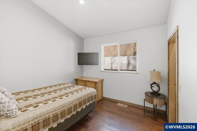 53 Olalla Rd, Toledo, OR 97391