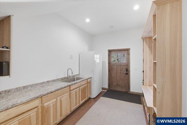 53 Olalla Rd, Toledo, OR 97391