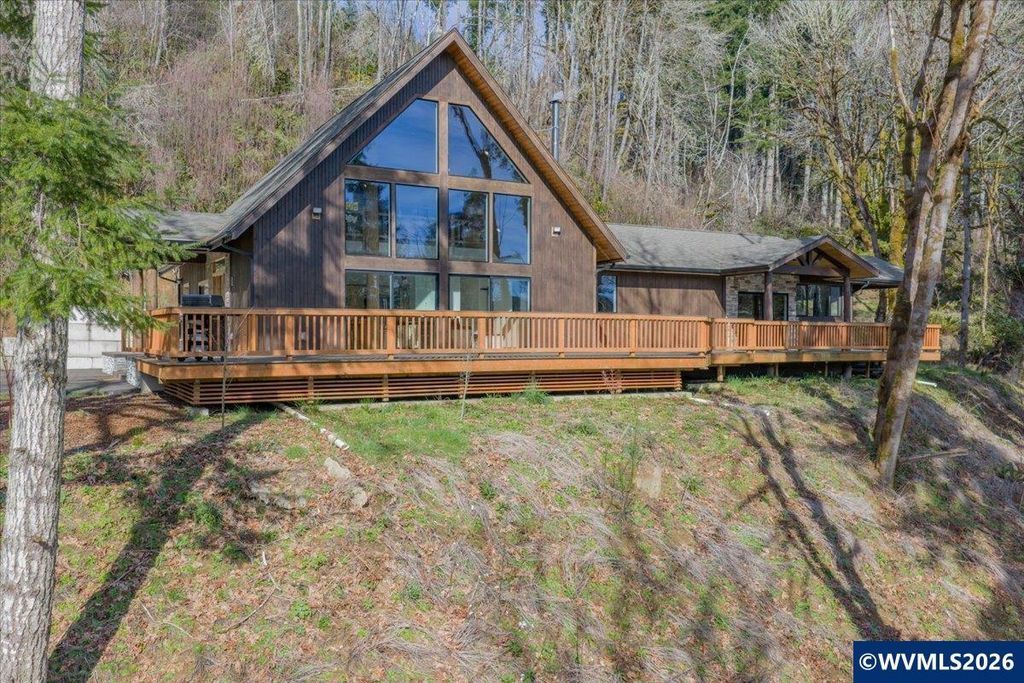 53 Olalla Rd, Toledo, OR 97391