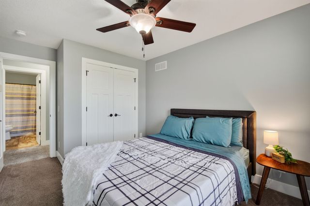 3221 4th Avenue SE, Altoona, IA 50009