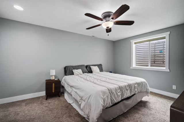 3221 4th Avenue SE, Altoona, IA 50009