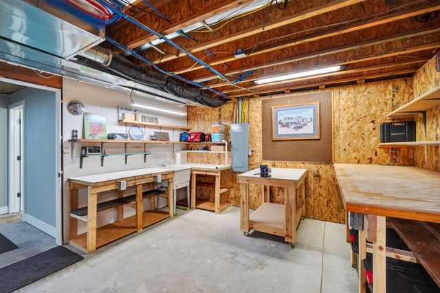 3221 4th Avenue SE, Altoona, IA 50009
