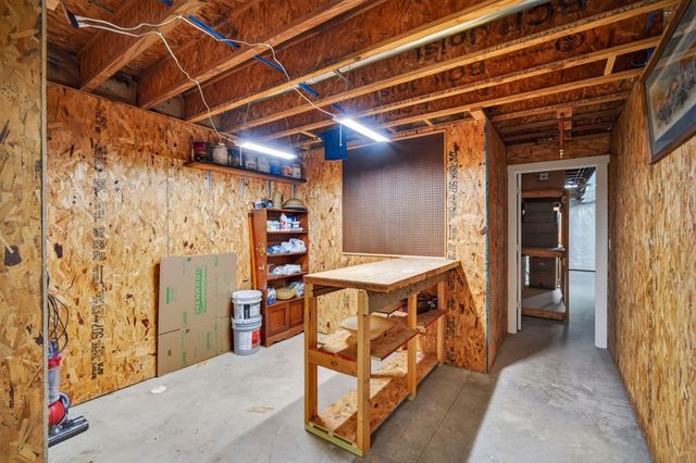 3221 4th Avenue SE, Altoona, IA 50009
