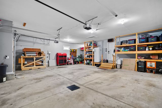 3221 4th Avenue SE, Altoona, IA 50009