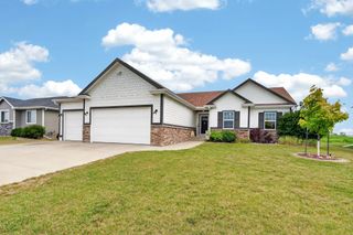3221 4th Avenue SE, Altoona, IA 50009