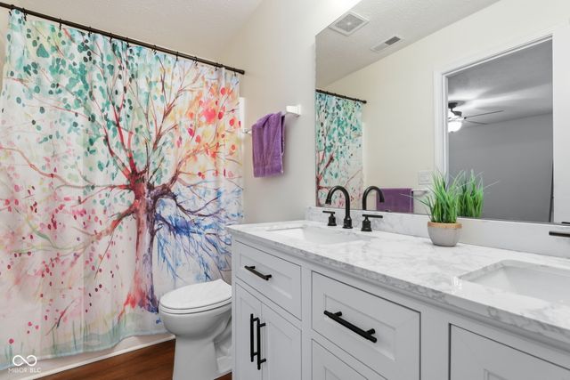 10632 Ashview Drive, Fishers, IN 46038