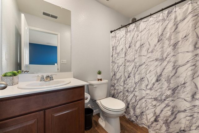 668 Flagstone Dr, Stockton, CA 95206