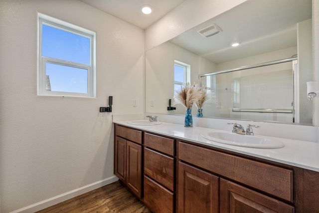 668 Flagstone Dr, Stockton, CA 95206