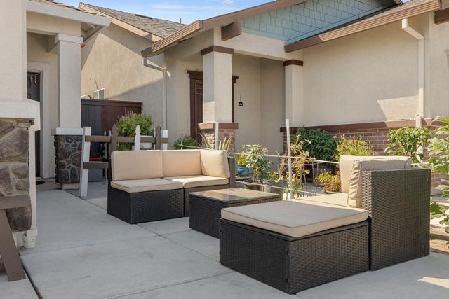 668 Flagstone Dr, Stockton, CA 95206
