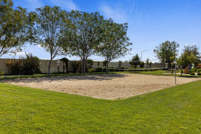 668 Flagstone Dr, Stockton, CA 95206