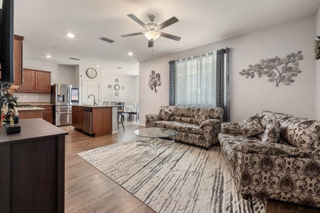 668 Flagstone Dr, Stockton, CA 95206