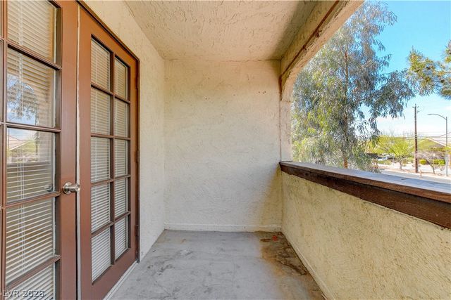 6149 Oakey Boulevard C, Las Vegas, NV 89146