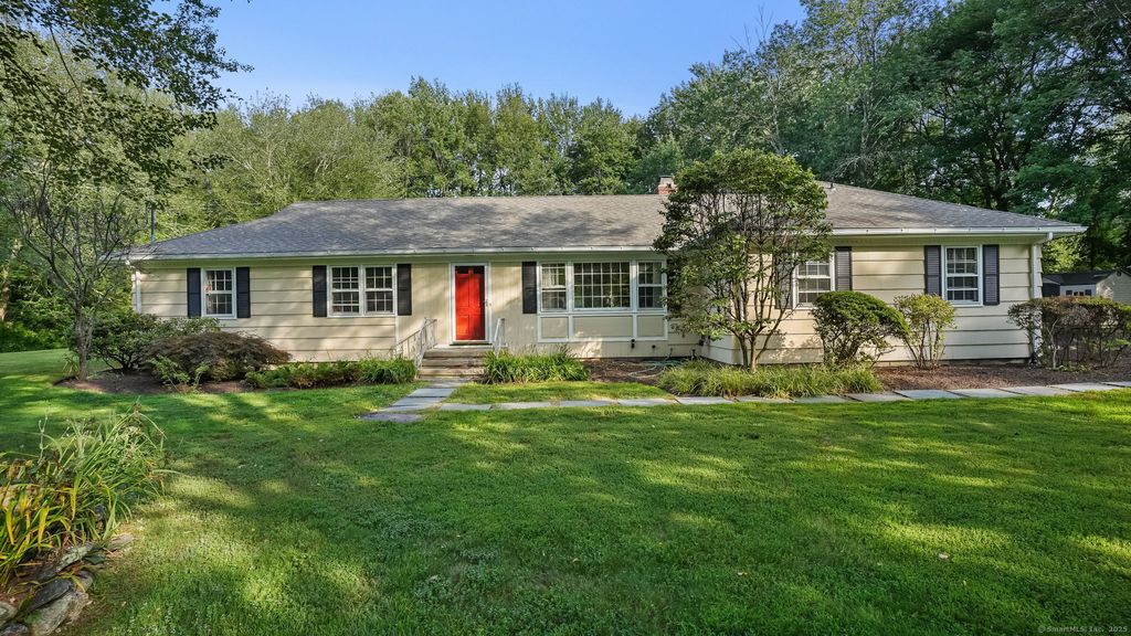 19 High Ridge Place, Easton, CT 06612