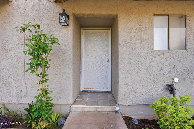 425 E CULLUMBER Avenue C, Gilbert, AZ 85234