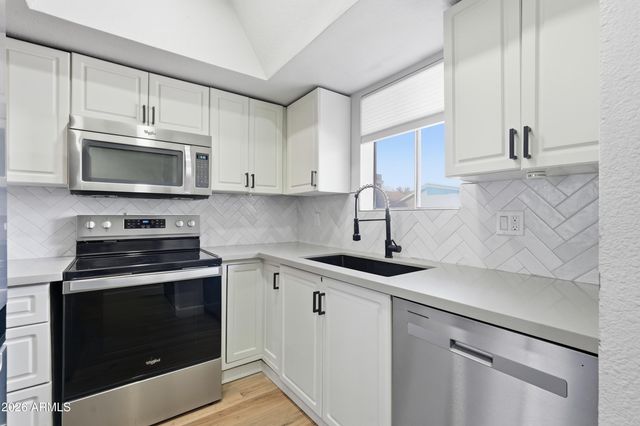 425 E CULLUMBER Avenue C, Gilbert, AZ 85234
