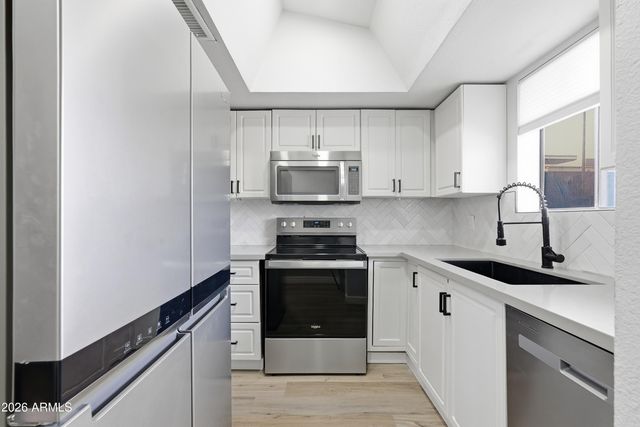 425 E CULLUMBER Avenue C, Gilbert, AZ 85234