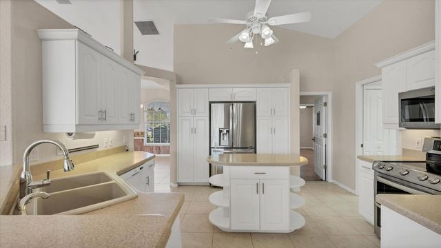 646 BOUNDARY BOULEVARD, Rotonda West, FL 33947