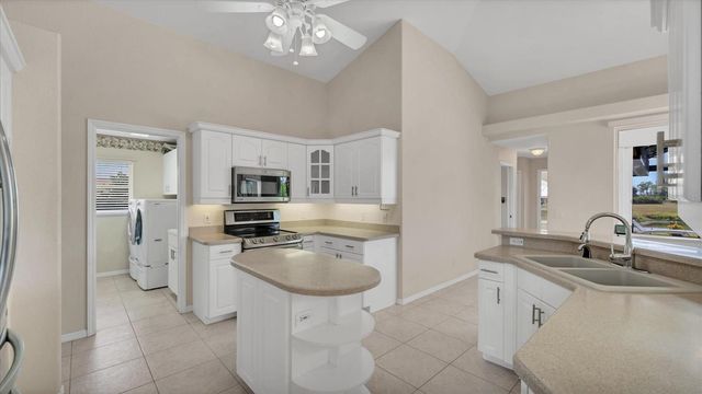 646 BOUNDARY BOULEVARD, Rotonda West, FL 33947