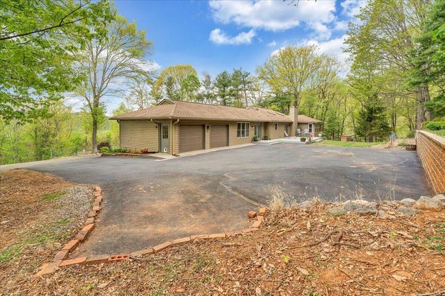 856 Ridge Mountain DR, Boones Mill, VA 24065
