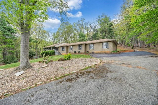 856 Ridge Mountain DR, Boones Mill, VA 24065
