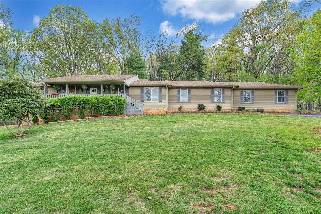 856 Ridge Mountain DR, Boones Mill, VA 24065