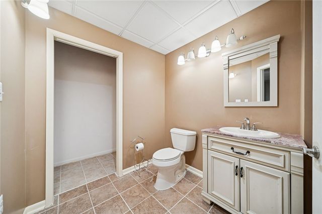 236 Lakewood Rd, Unity Twp, PA 15601