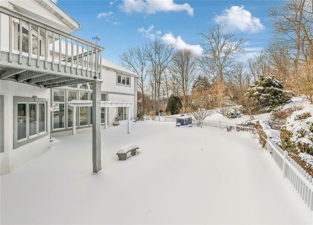 236 Lakewood Rd, Unity Twp, PA 15601