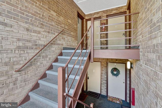 1602 RENATE DR #302, Woodbridge, VA 22192