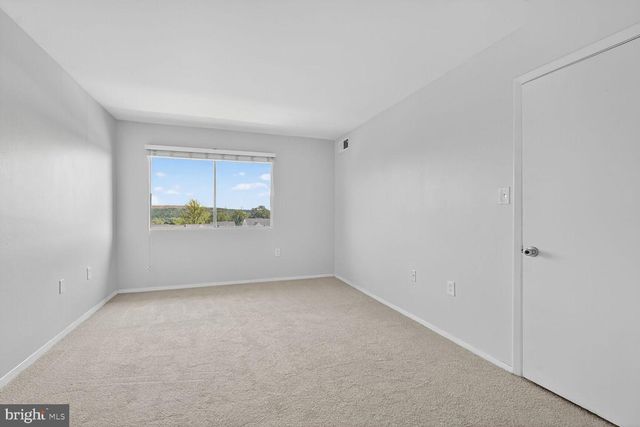 1602 RENATE DR #302, Woodbridge, VA 22192
