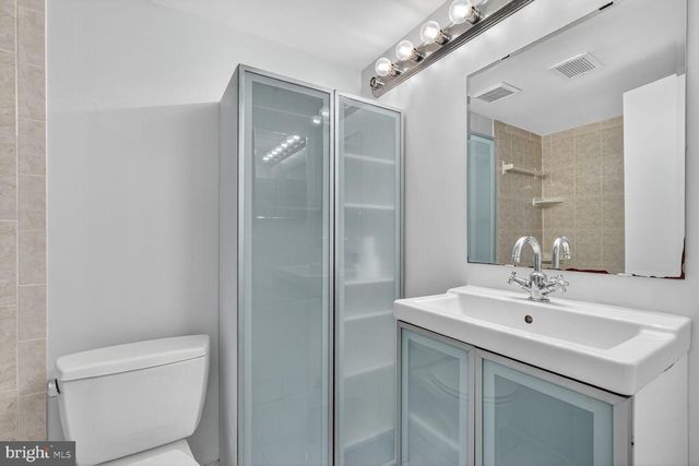 1602 RENATE DR #302, Woodbridge, VA 22192