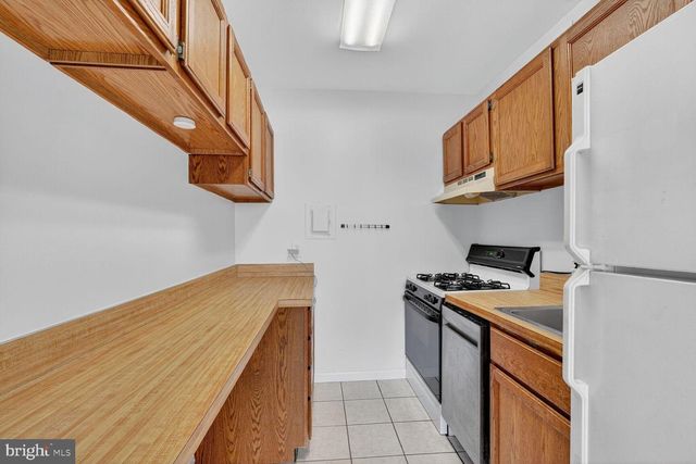 1602 RENATE DR #302, Woodbridge, VA 22192